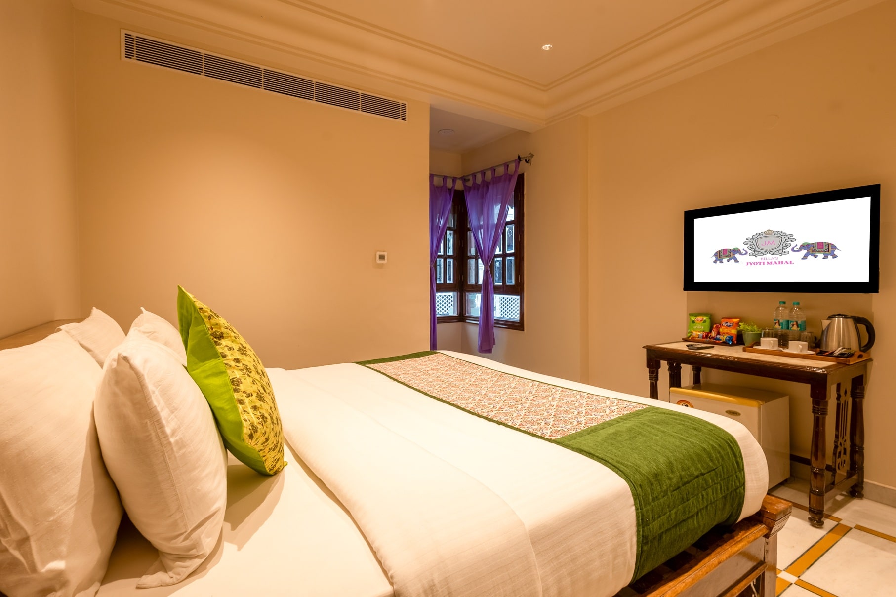 Royal Heritage Family Room