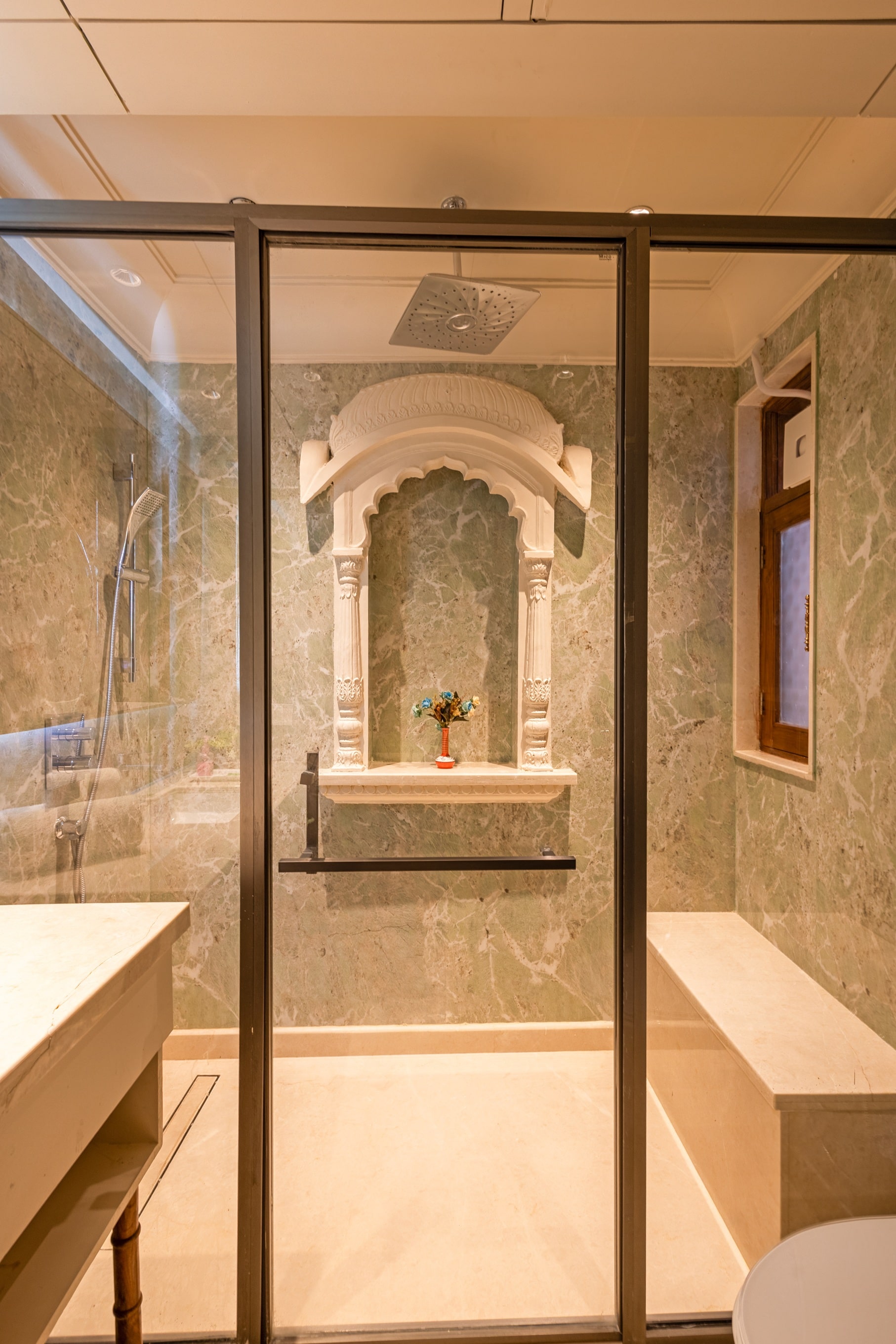 Royal Heritage Family Room